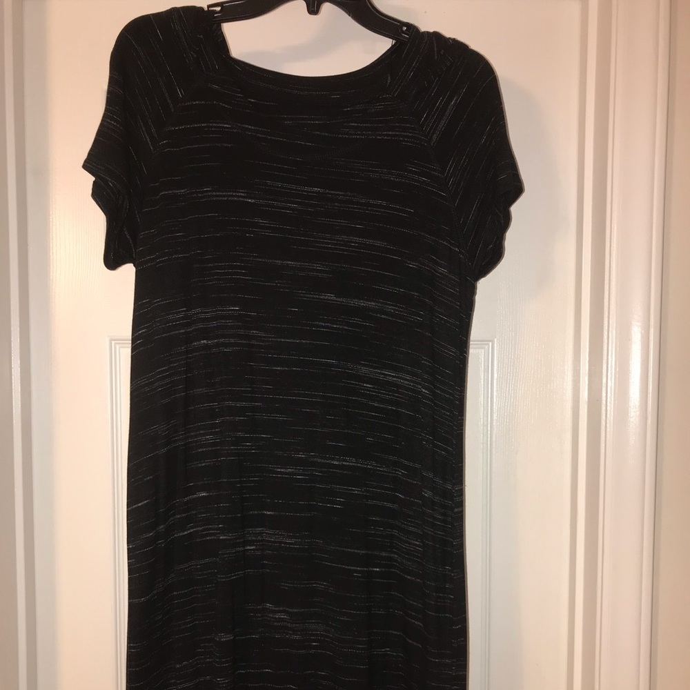Women’s Dress. Size M